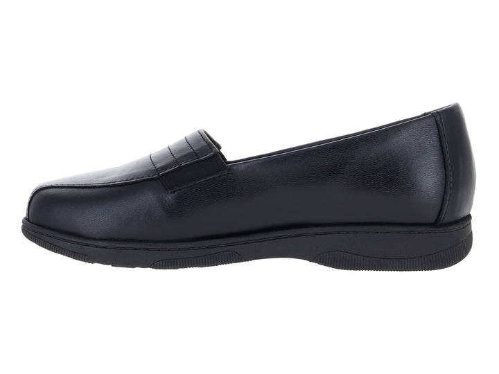 Zapato plano color negro marca Dianais, estilo confort y diseño cerrado.