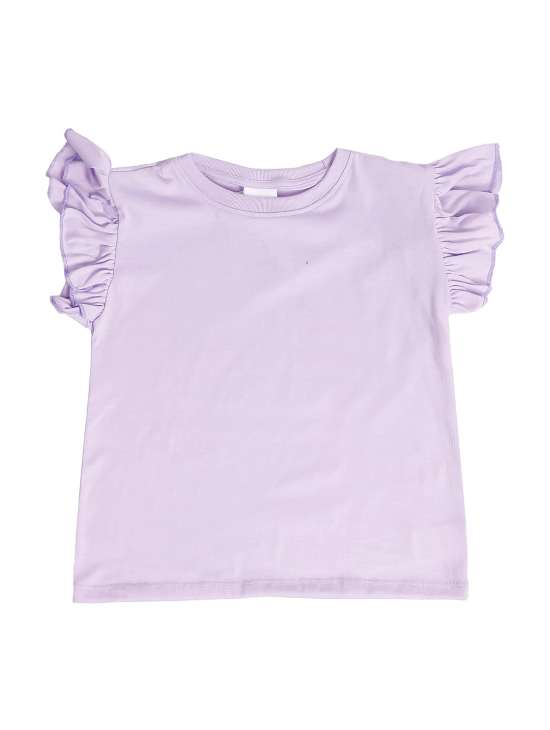 Niña vistiendo una camiseta color lila con detalles de volantes en las mangas.