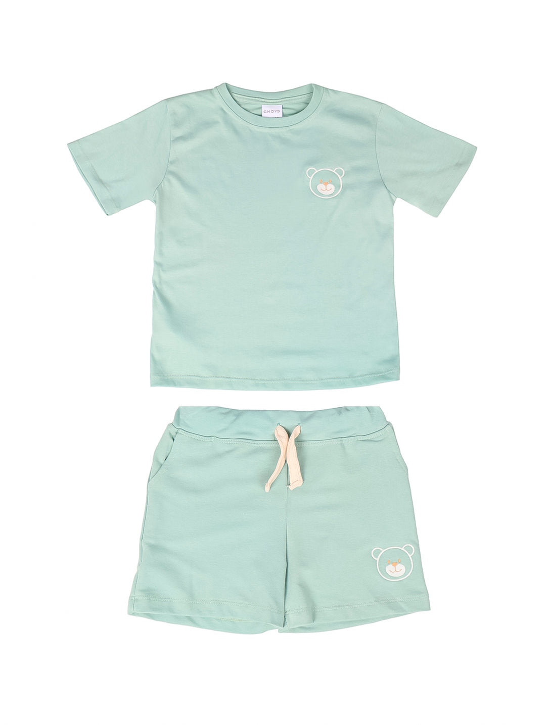 Conjunto de ropa para niño color menta compuesto por una camiseta de manga corta y un short con dibujo de oso.