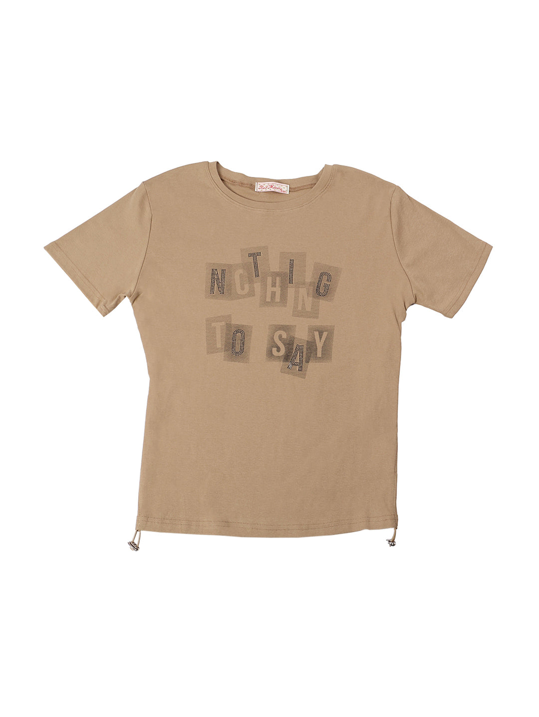 Blusa de manga corta color verde olivo con estampado de letras en el centro.