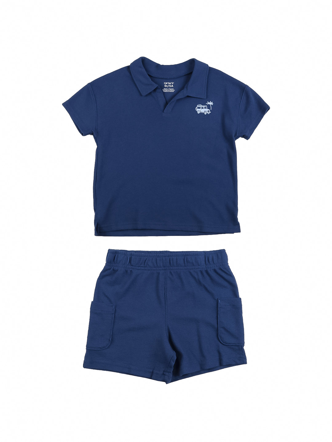 Conjunto infantil de dos piezas en color azul marino, compuesto por una playera tipo polo y un short.