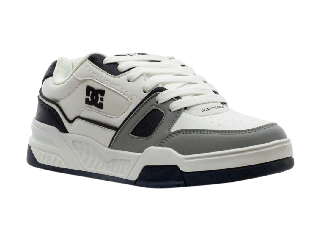 Tenis DC Shoes Prodigy color blanco con detalles en negro y gris y suela ancha.