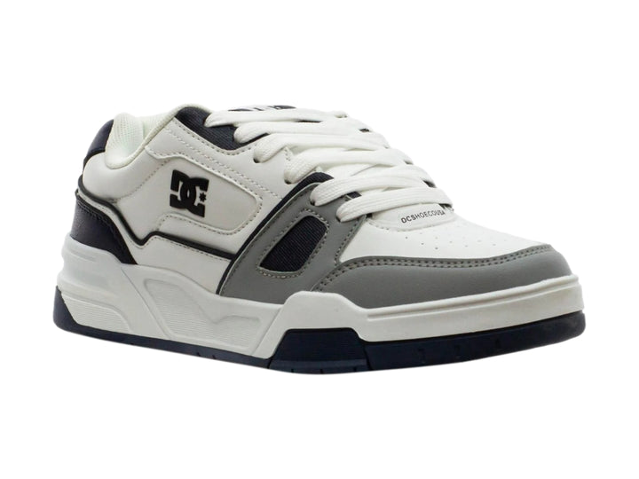 Tenis DC Shoes Prodigy color blanco con detalles en negro y gris y suela ancha.