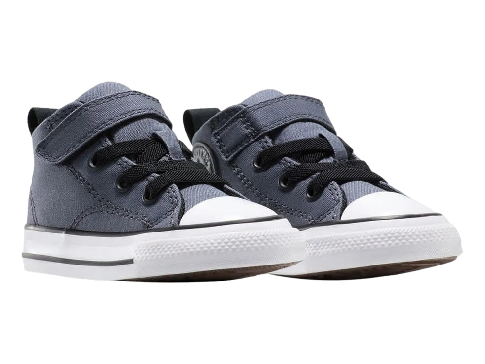 Tenis Converse color gris con suela blanca y cierre de velcro para Niño.