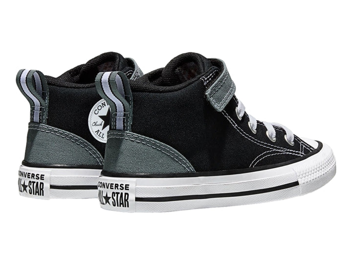 Tenis Converse negros con detalles en gris, suela blanca y correa de velcro.