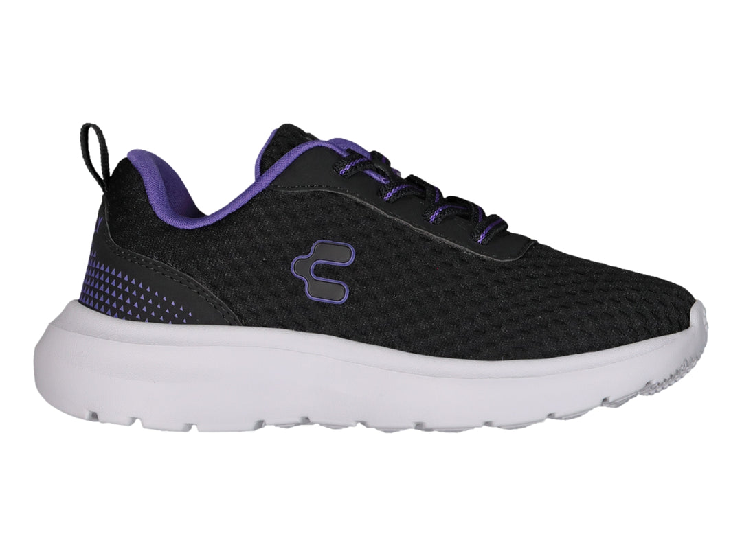 Tenis Charly Road Casual en color negro con detalles en morado y suela blanca.