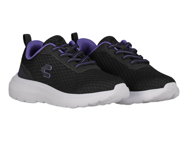 Tenis Charly Road Casual en color negro con detalles en morado y suela blanca.