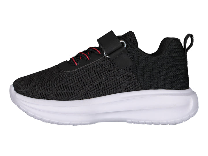 Tenis deportivos Charly en color negro con suela blanca y detalles rojos.