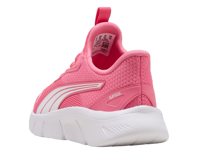 Tenis PUMA FlexFocus Sliptech para niña en color rosa Magic Rose con suela blanca.