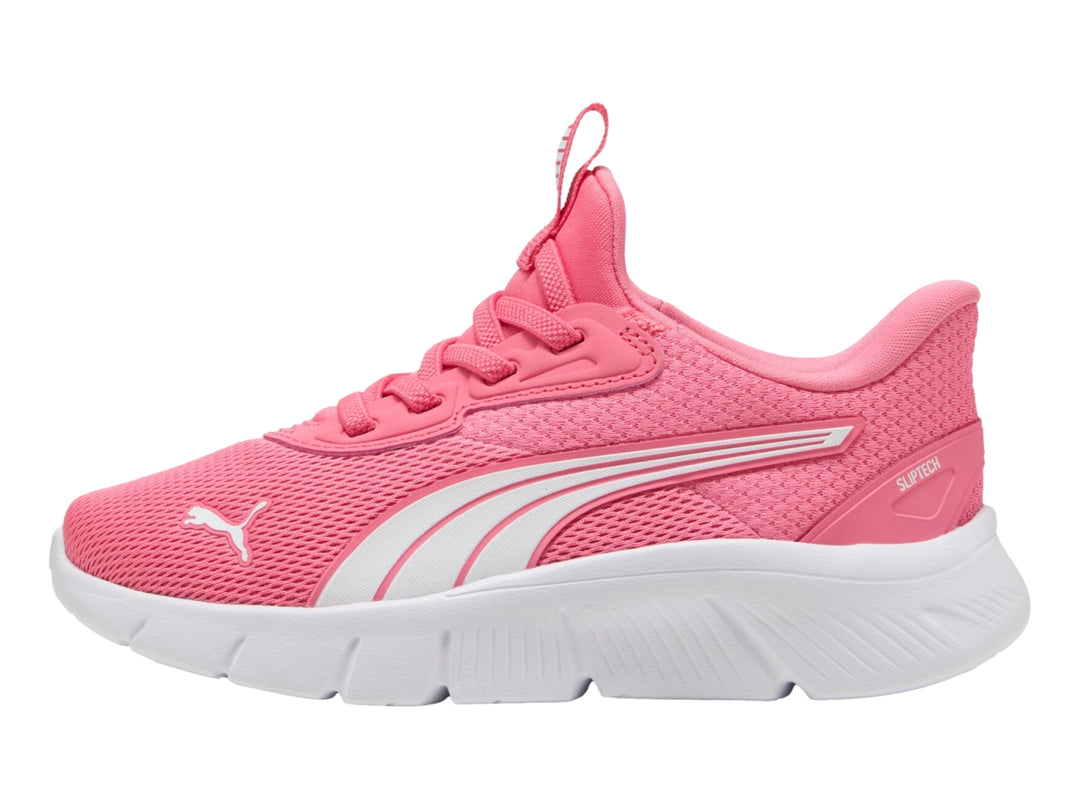 Tenis PUMA FlexFocus Sliptech para niña en color rosa Magic Rose con suela blanca.