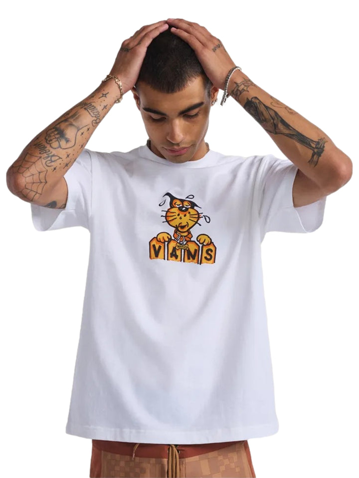 Camiseta blanca de manga corta marca Vans con estampado frontal de un perro naranja sobre el logo de la marca.