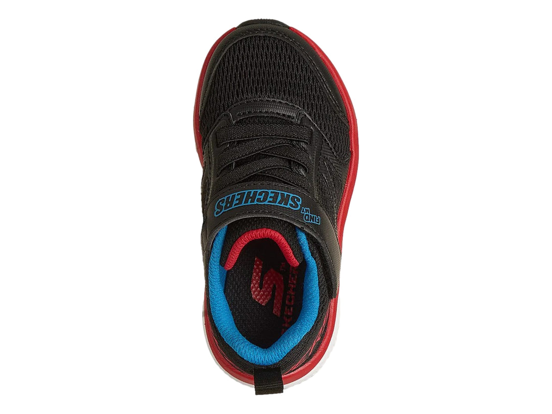 Tenis deportivos Skechers para niño en color negro con suela blanca y detalles en rojo y azul.