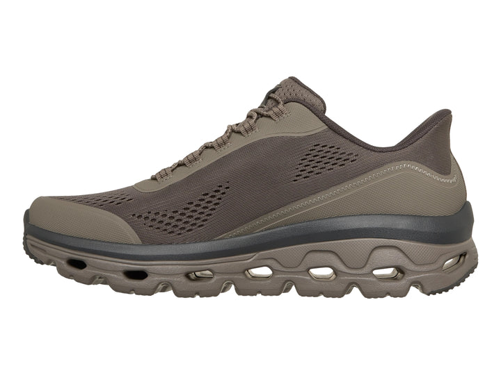 Tenis deportivos Skechers color gris con suela Glide-Step y malla transpirable.