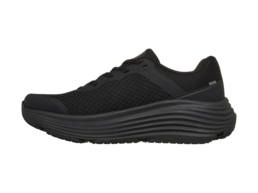 Tenis deportivos Skechers Max Cushioning Endeavour en color negro total con suela robusta y tejido transpirable.