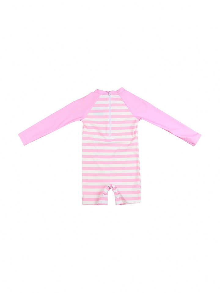 Traje de baño rosa de manga larga para niña con estampado de flamencos y arcoíris y rayas blancas.