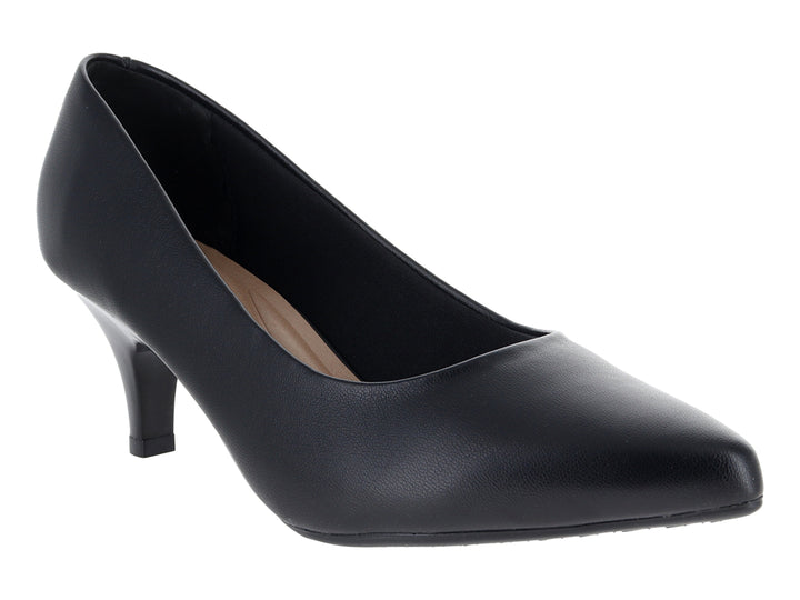 Zapato stiletto color negro con tacón medio y acabado mate.