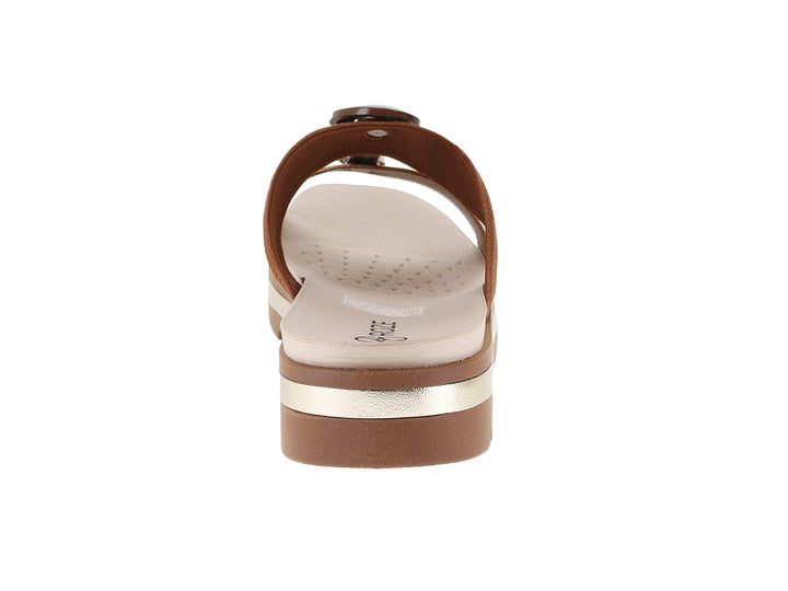 Sandalias confort ROZE color bronce con plataforma beige y marrón.