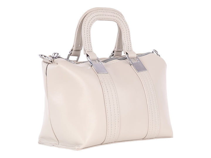 Bolso de mano color gris claro con asas superiores y cierres metálicos plateados.