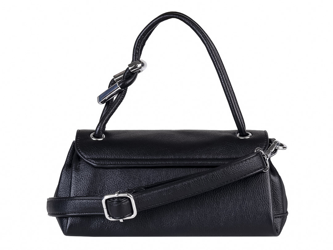 Bolso de mano negro con textura granulada y detalles metálicos plateados en el frente y el asa.