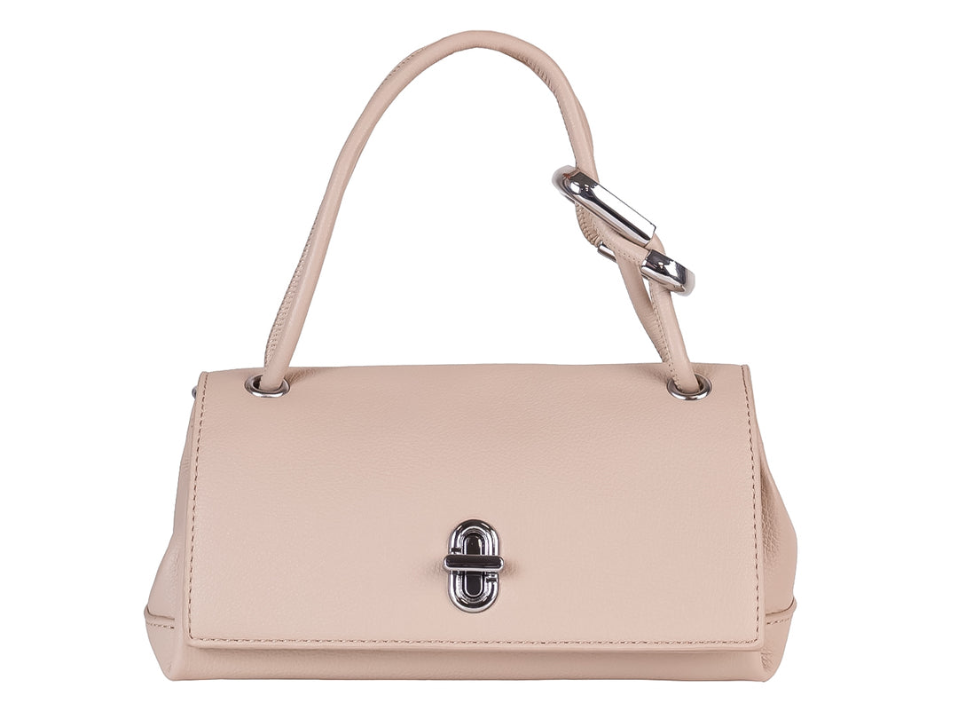 Bolso de mano color taupe con asa superior y cierre metálico plateado.