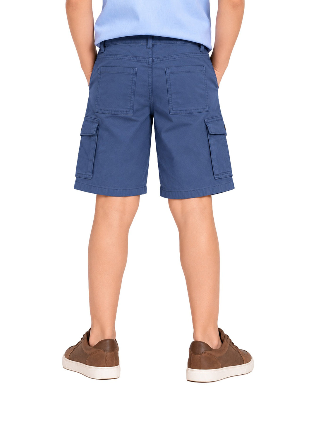 Bermuda cargo color océano de la marca Mayoral para niño, con bolsillos laterales y botones.