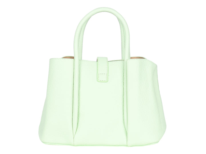 Bolso y cartera pequeña de color verde claro con detalles metálicos en plata.