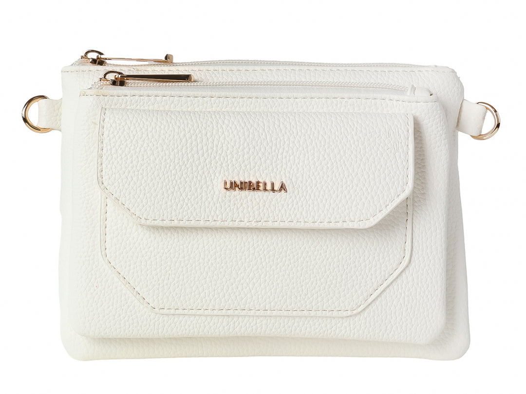 Bolso pequeño de color blanco con textura rugosa, cierres y herrajes en tono dorado y marca Unibella al frente.
