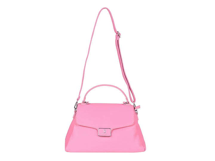 Bolso de mano color rosa vibrante con asa superior y placa metálica central.