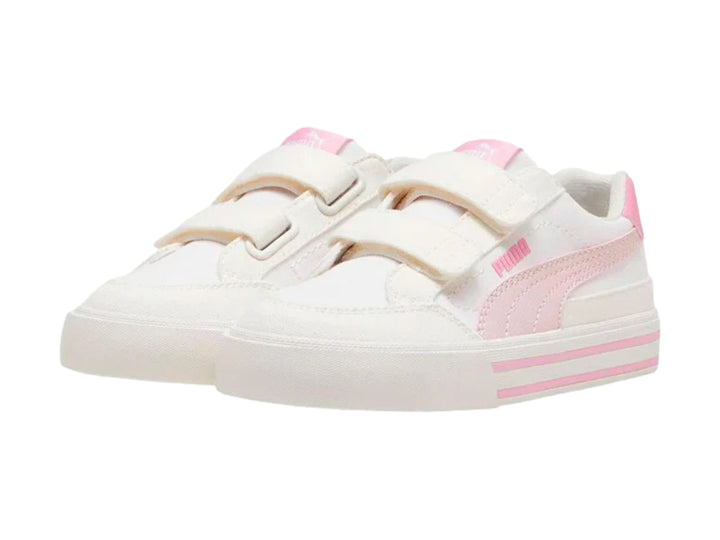 Tenis PUMA blancos para niña con detalles en rosa y cierres de velcro.