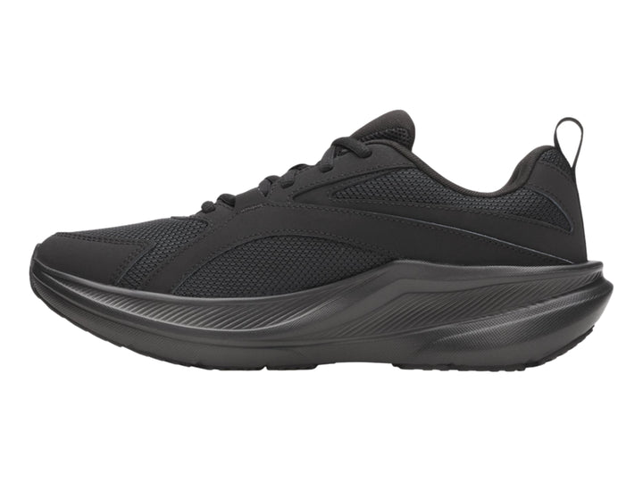 Tenis deportivos Under Armour color negro con malla transpirable y suela negra.