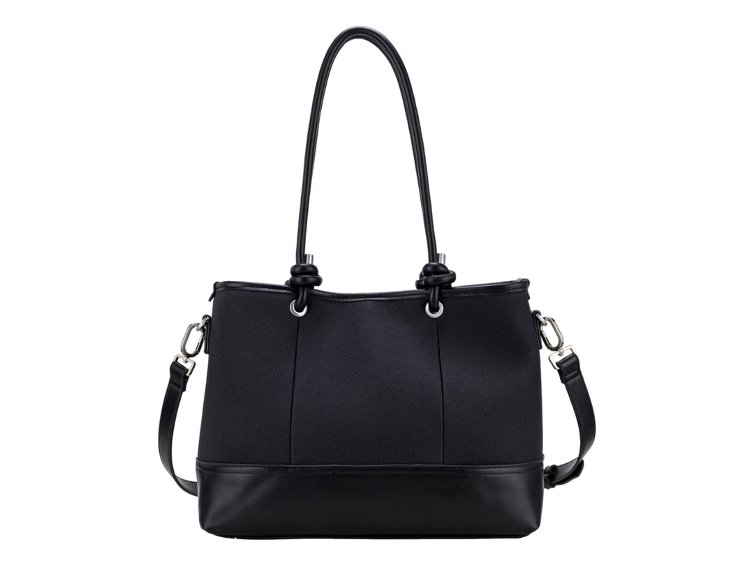 Bolsa de hombro Cloe color negro con asa larga, correa desmontable y detalle de logo en relieve al frente.