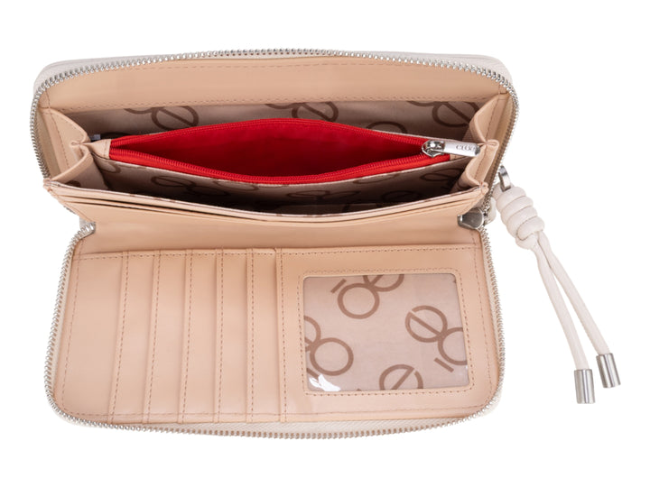 Cartera Cloe color beige con cierre y detalle de correa lateral.
