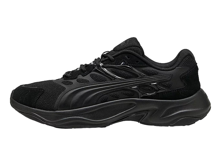 Tenis deportivos PUMA Insphere en color negro total con suela robusta y detalles sintéticos.