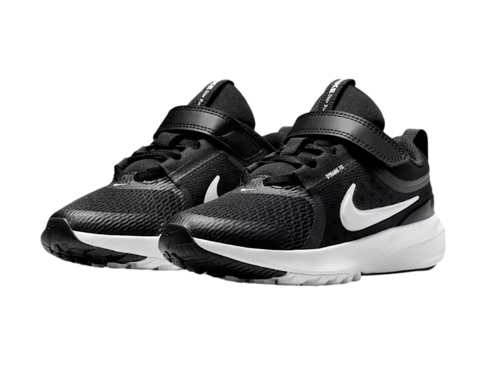 Tenis Nike Star Runner 5 color negro con suela blanca y correa de ajuste.