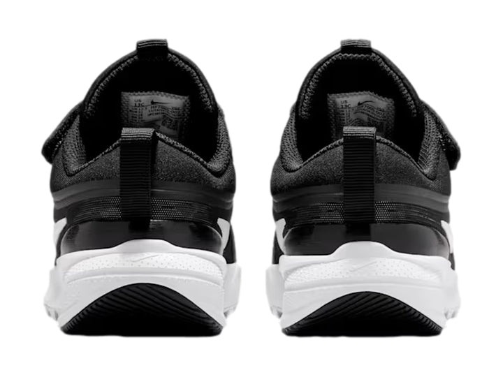 Tenis Nike Star Runner 5 color negro con suela blanca y correa de ajuste.
