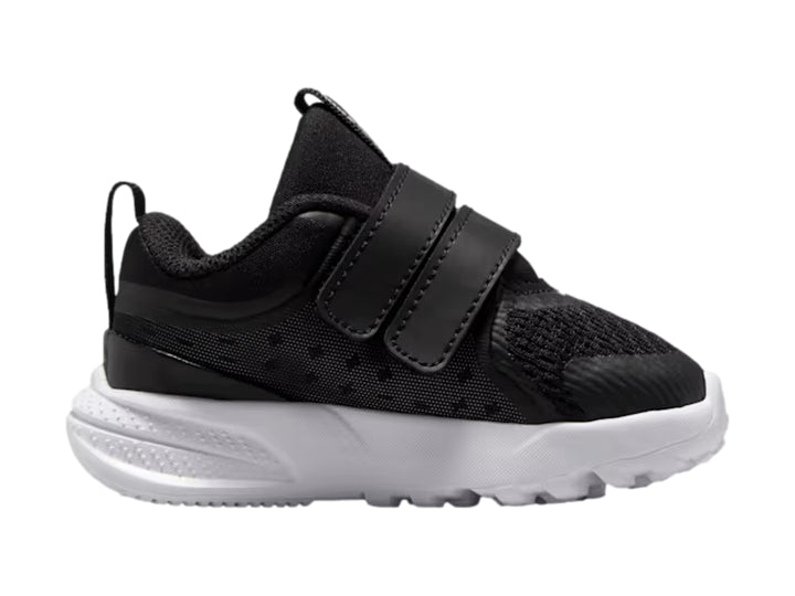 Tenis deportivos Nike Star Runner 5 color negro con suela blanca y cierre de velcro.