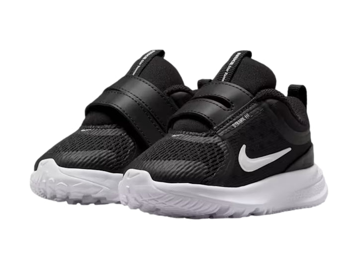 Tenis deportivos Nike Star Runner 5 color negro con suela blanca y cierre de velcro.