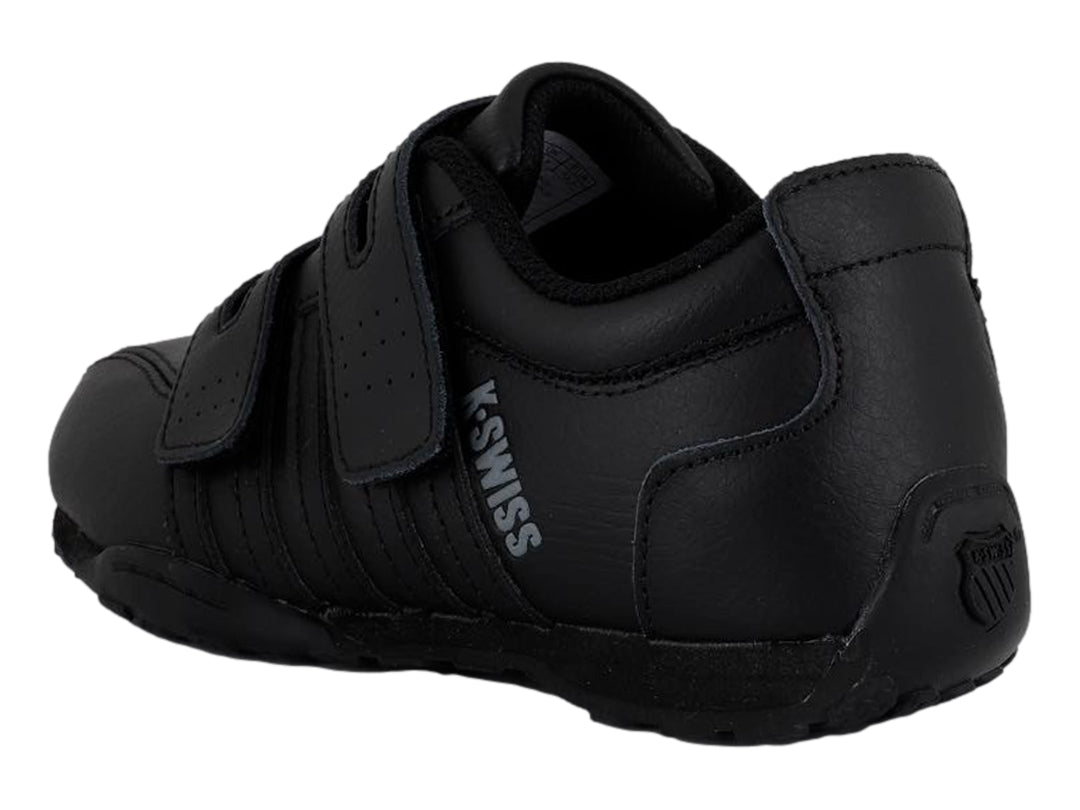 Tenis deportivo infantil K-Swiss color negro monocromático, vista lateral.
