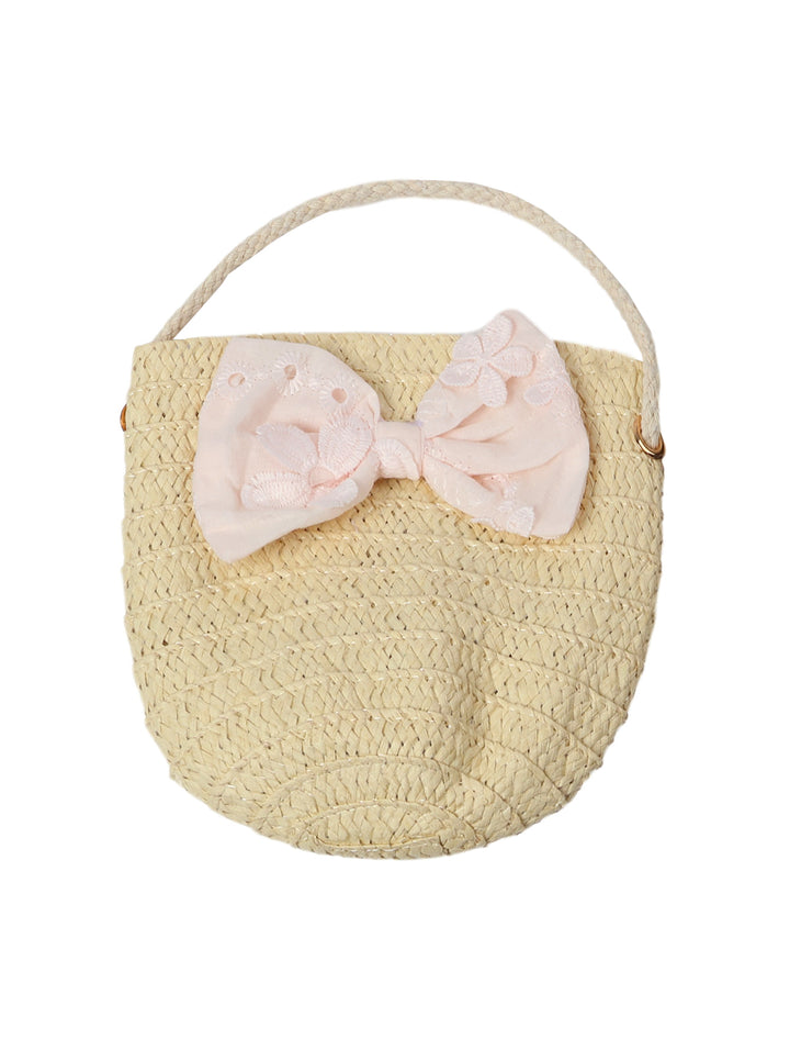 Vestido rosa pastel para niña con detalles de flores bordadas y corte sin mangas.