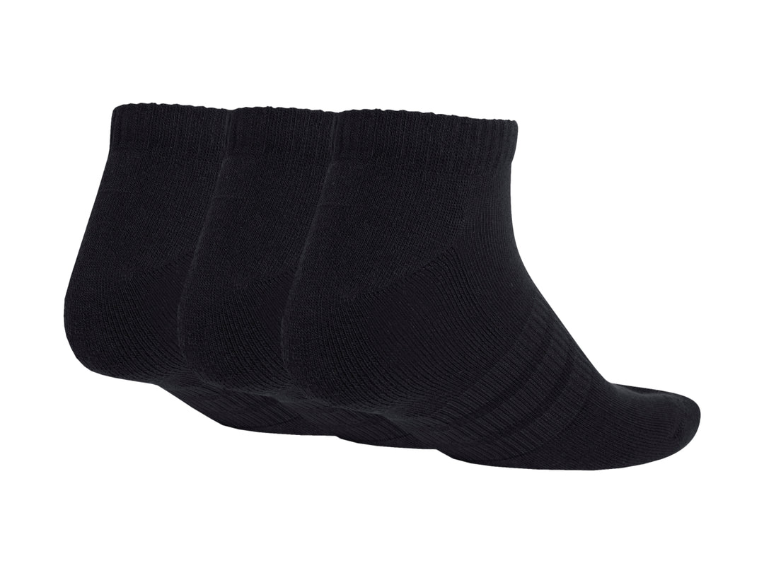 Pack de tres pares de calcetines cortos Adidas en color negro con logo blanco en la punta.