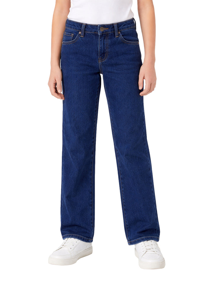 Pantalón de mezclilla color azul oscuro para niña con corte recto.