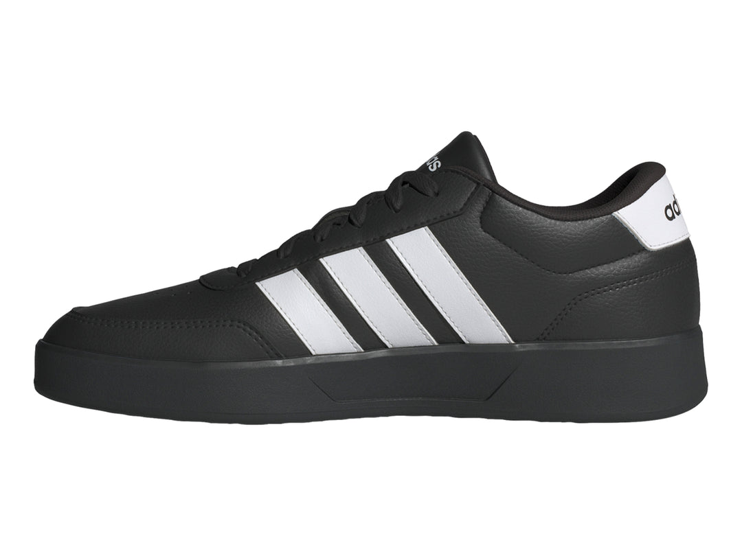 Tenis Adidas Breaknet 3.0 color negro con tres franjas blancas laterales y suela negra.