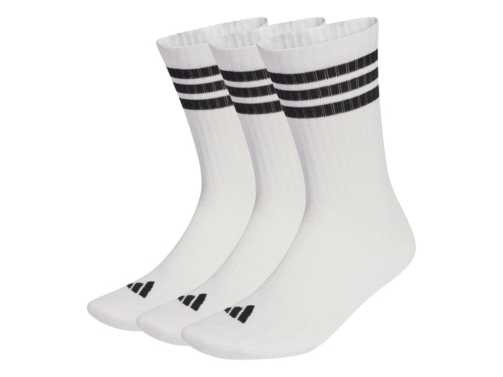 Paquete de tres pares de calcetas deportivas Adidas blancas con tres franjas negras en la parte superior.