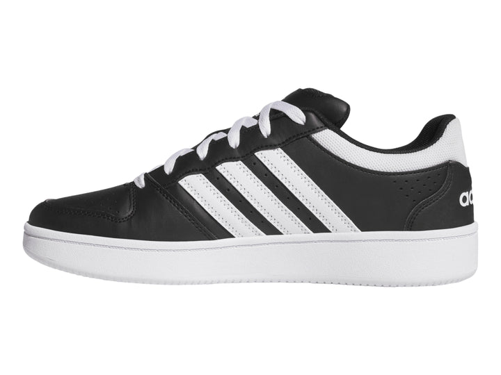 Tenis Adidas Hoops Classic color negro con tres franjas laterales y suela blanca.