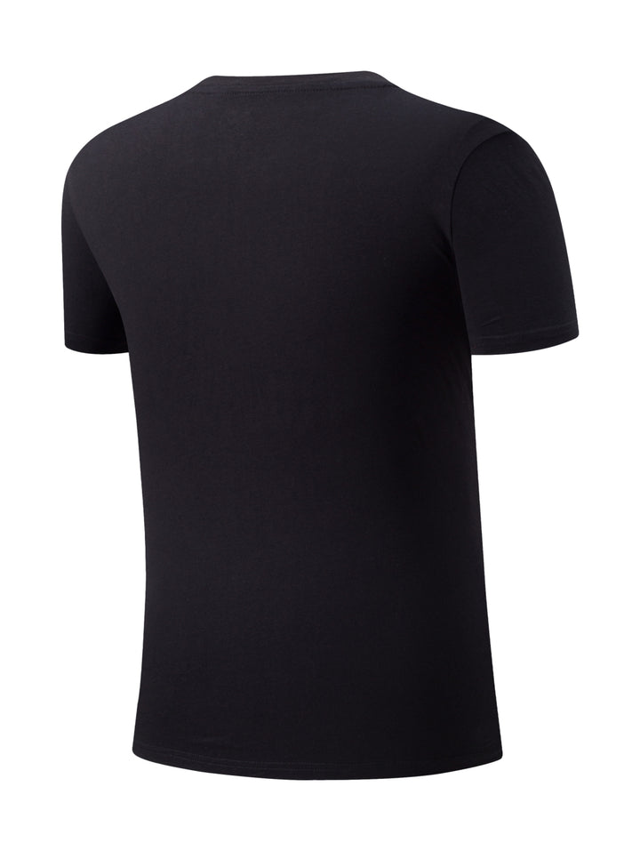Camiseta negra de manga corta con cuello redondo y un bolsillo en el pecho con el logo de los New York Yankees.
