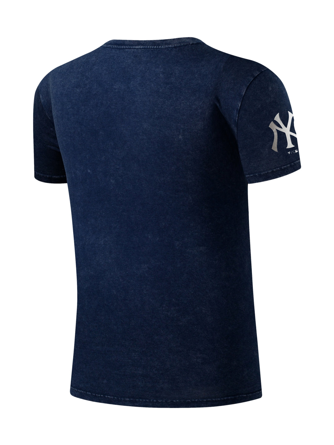 Playera deportiva color azul marino de manga corta con logotipo de los New York Yankees en el pecho.
