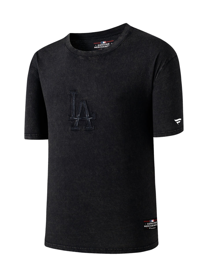 Playera deportiva de manga corta color negro con logotipo LA en el pecho.