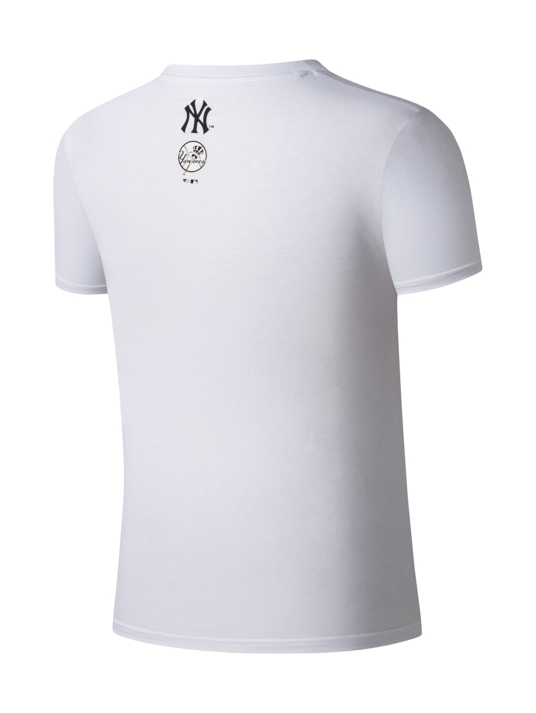 Camiseta blanca de manga corta con el logotipo de los New York Yankees en el pecho.