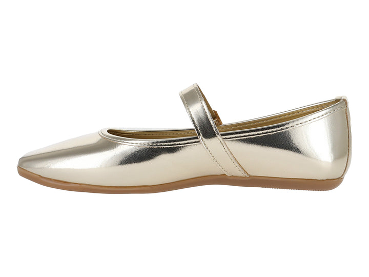 Zapato plano estilo inglés para niña en color oro brillante con correa y hebilla.