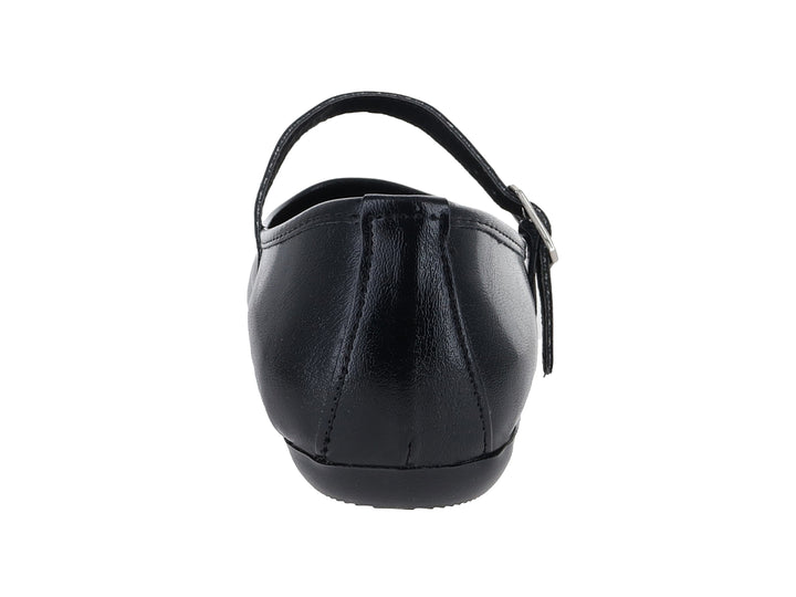 Zapato plano color negro estilo Mary Jane con correa y hebilla metálica para niña.